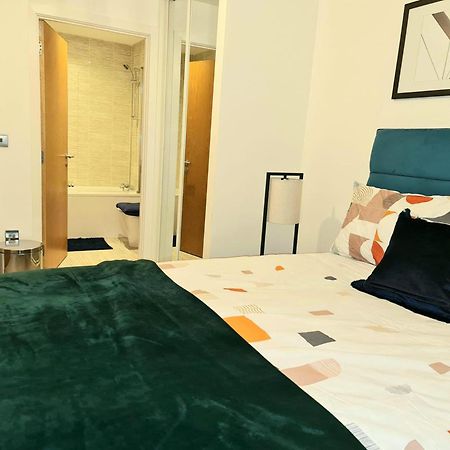 Exquisite Cosy 2-Bed Apartment In Salford Манчестер Экстерьер фото