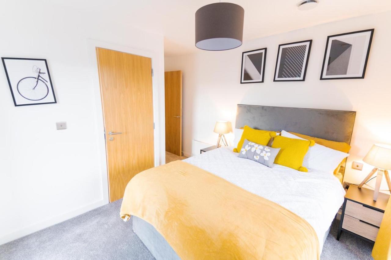 Exquisite Cosy 2-Bed Apartment In Salford Манчестер Экстерьер фото