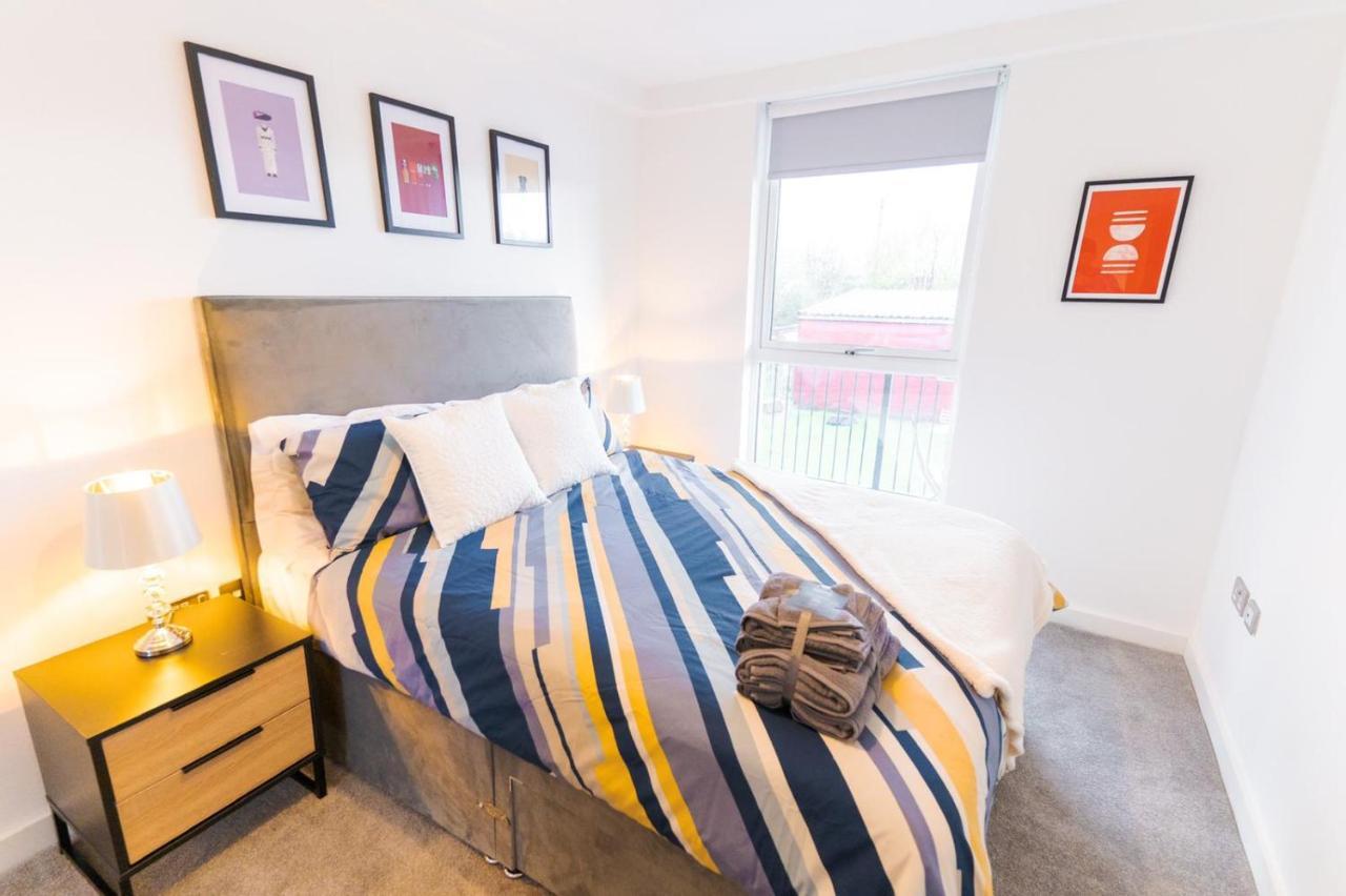 Exquisite Cosy 2-Bed Apartment In Salford Манчестер Экстерьер фото