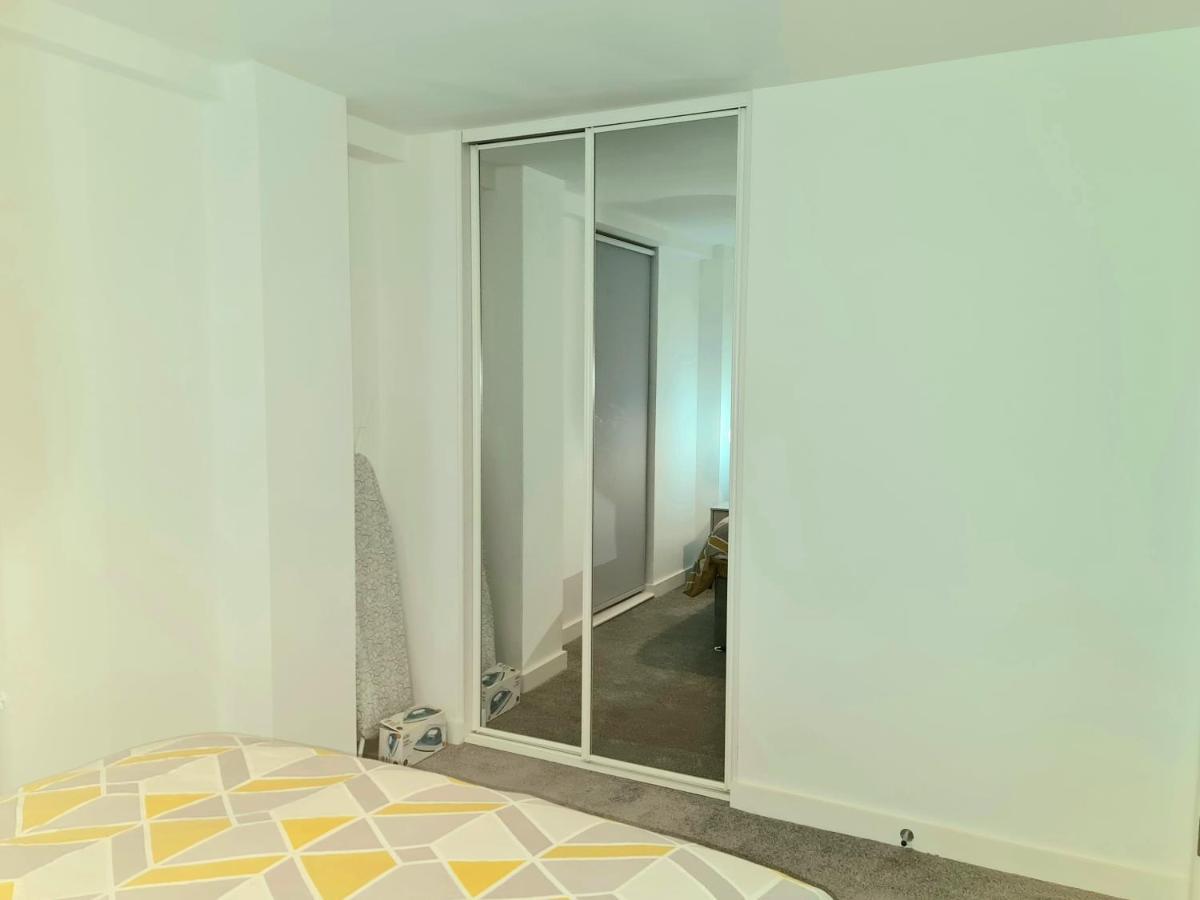 Exquisite Cosy 2-Bed Apartment In Salford Манчестер Экстерьер фото